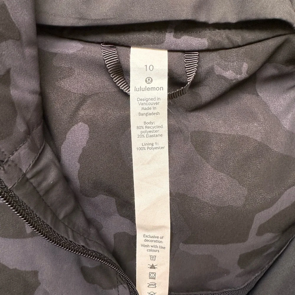 Like New: Lululemon Pack It Up Hooded Jacket Incognito Camo Multi Grey Size 10